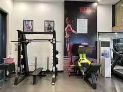 -思迈威健身(积玉桥万达店)