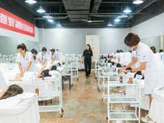 -粤港芭莎美容美发化妆学校