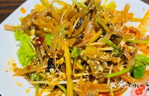 Pickled Vegetable Stir-fried Donkey Skin