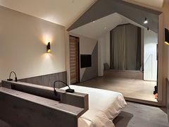 -上海虹桥中心爱琴海亚朵S酒店