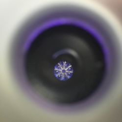 -威德钻石-克拉钻大本营(南京东路店)