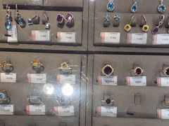 -品真阁华夏典当行(四通桥店)