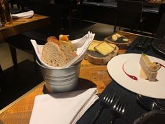 餐前包-AZUL by FUEL蓝色·法式酒馆(琶醍店)