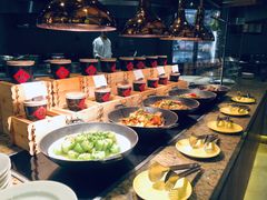 -华邑酒店·鲜艳全日自助餐厅