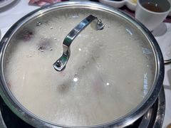 -洪氏嗨捞·广东猪肚鸡·椰子鸡火锅(西咸万象城店)