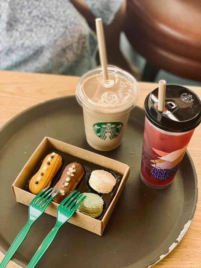 星巴克(唐山百货大楼店)-"今天下班回家稍早,所以决定顺道去星巴克买.