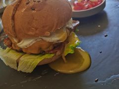 -HIGH FIVE哈福手工汉堡(桂林路店)