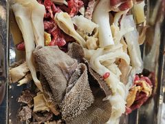 -金鼎雪山牦牛杂火锅(理县总店)