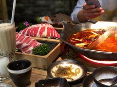 -湊湊火锅·茶憩(杭州湖滨银泰in77店)