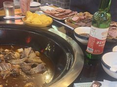 -炖四方东北铁锅炖·烧烤小龙虾(中豪国际店)