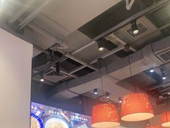 大堂-魔都三兄弟酸辣粉·蘸卤炸串(虹桥万科店)