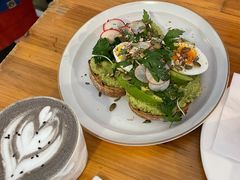 牛油果吐司-Egg•Allday Brunch(襄阳北路店)