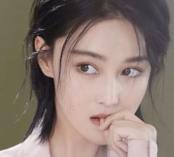 -变画·发型STUDIO