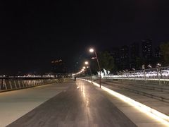 -南京眼步行桥