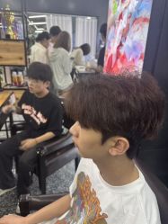 -藤野造型·烫·染发型设计店