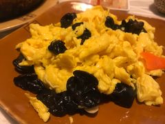 野生黑木耳炒土鸡蛋-深山老屋(张江店)