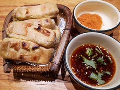 石屏烧豆腐-老滇山寨•云南特色菜•地方菜•民族风情歌舞表演(金碧店)