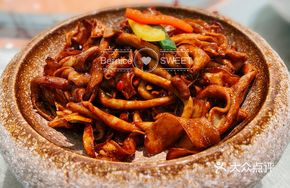 Almond Mushroom Stir-fried Goose Intestines
