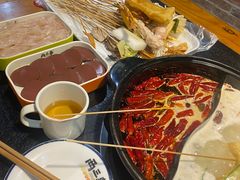 -两三事小郡肝串串香火锅(桂庙店)
