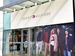 -百年港湾奥特莱斯(香炉礁店)