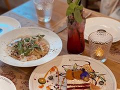 -Mark&Mars Restaurant