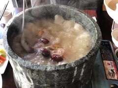 松茸石锅鸡-林芝工布庄园希尔顿酒店-猎味中餐厅