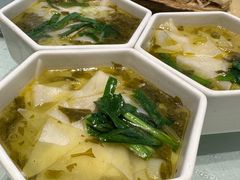 -江城小馆陕南妈妈菜·全球旅行餐厅(钟楼店)