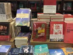 -钟书阁(松江泰晤士小镇店)