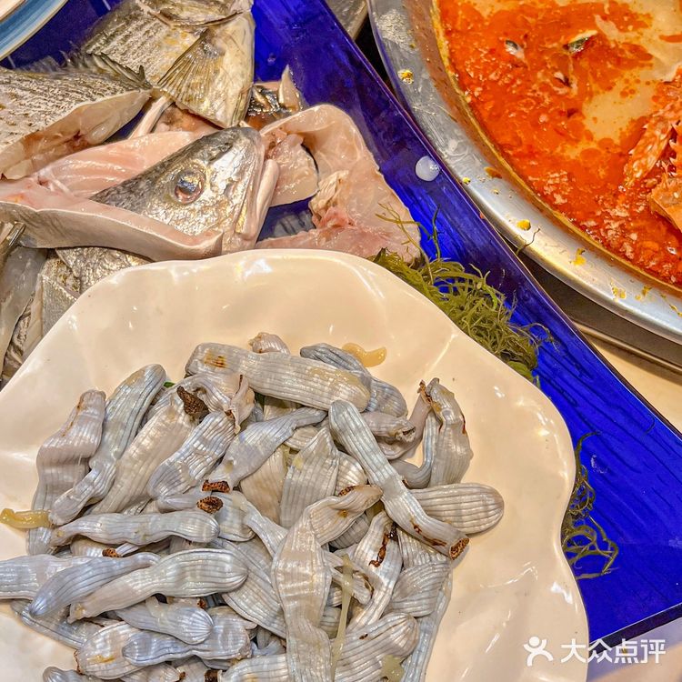 这家就在上邦，开了好几年，每天都有超多的食客在这排等候