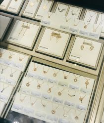 -周大福CHOW TAI FOOK(浦东八佰伴店)