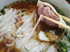-裕新楼粉面馆·石磨手工粉(四方坪店)