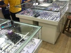 -三叶眼镜城批发市场(上海火车站店)