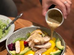 芒果鸡肉牛油果色拉-Wagas沃歌斯(尚街店)