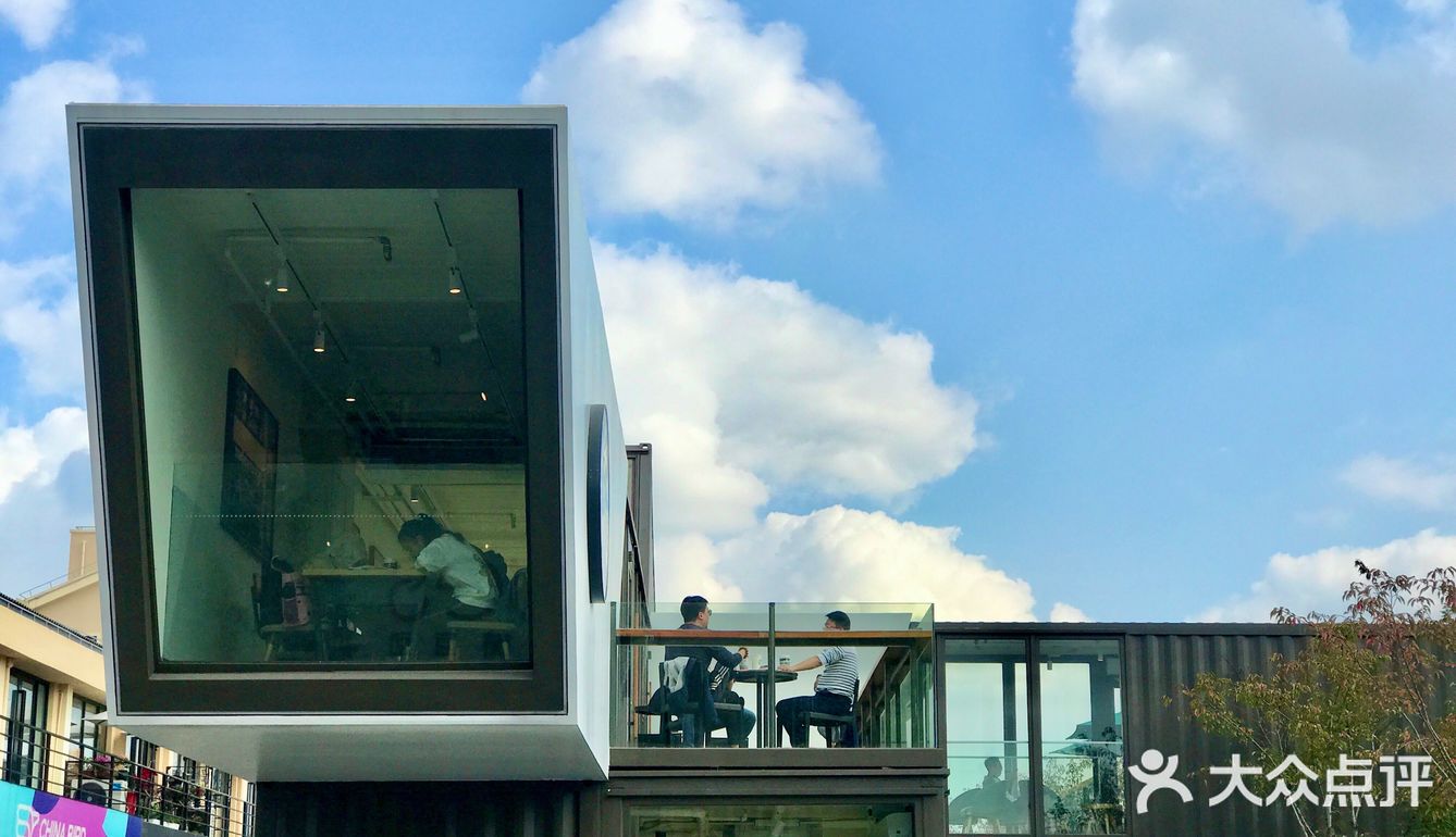 网红打卡集装箱星爸爸,建筑有点帅气哟!