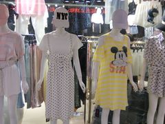 -广州白马服装市场