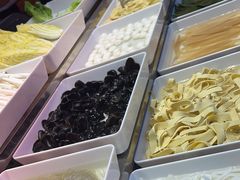 -新艺自助美食城(中山路店)