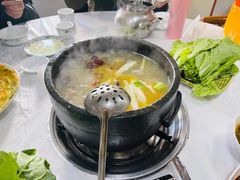 -鲁朗纳麦石锅鸡庄园