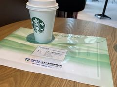 燕麦拿铁饮品-星巴克(天津新燕莎奥特莱斯店)