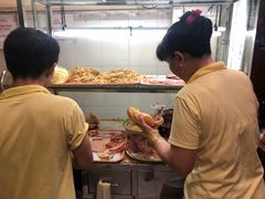 -Bánh Mì Huynh Hoa