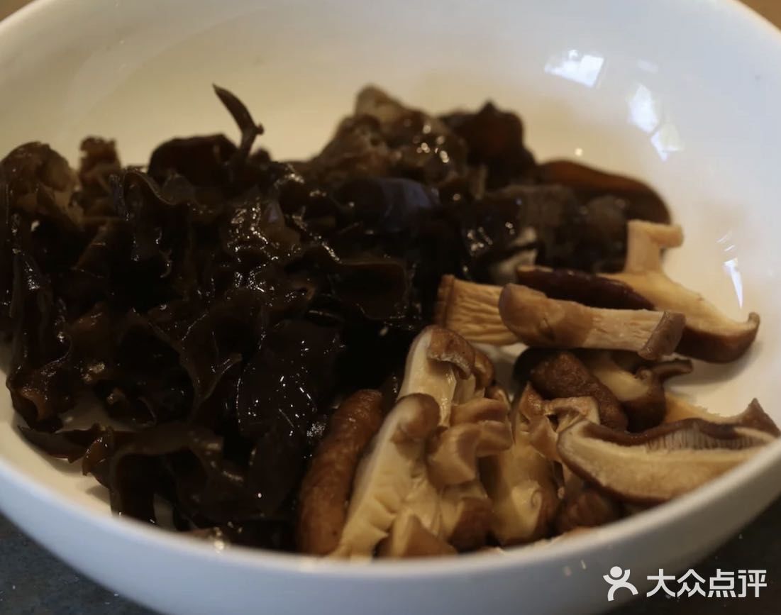 不论咸的甜的豆腐脑只要是自己爱吃的就行