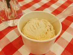 -红宝石·鲜奶小方·海派西点房(南丹店)