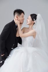 -喜爱高定婚纱摄影