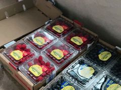 -上海龙吴水胜海发市场