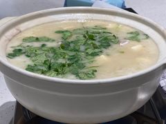鱼头炖豆腐-金锅小厨(乐活街店)