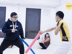 -菠萝格斗巴西柔术训练馆