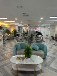 -米娜护肤造型