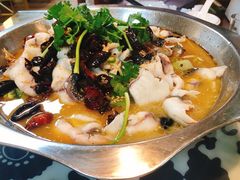 -何哥鲜鱼餐厅(龙湖花园店)