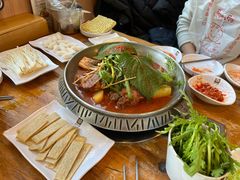 -喇喇排骨火锅·传统韩式脊骨汤(望京西园总店)