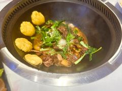 -雪乡人家东北菜·铁锅炖一切(高斯路店)