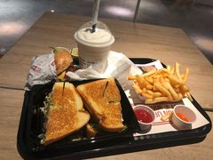 -The Habit Burger Grill 哈比特汉堡(复兴soho店)